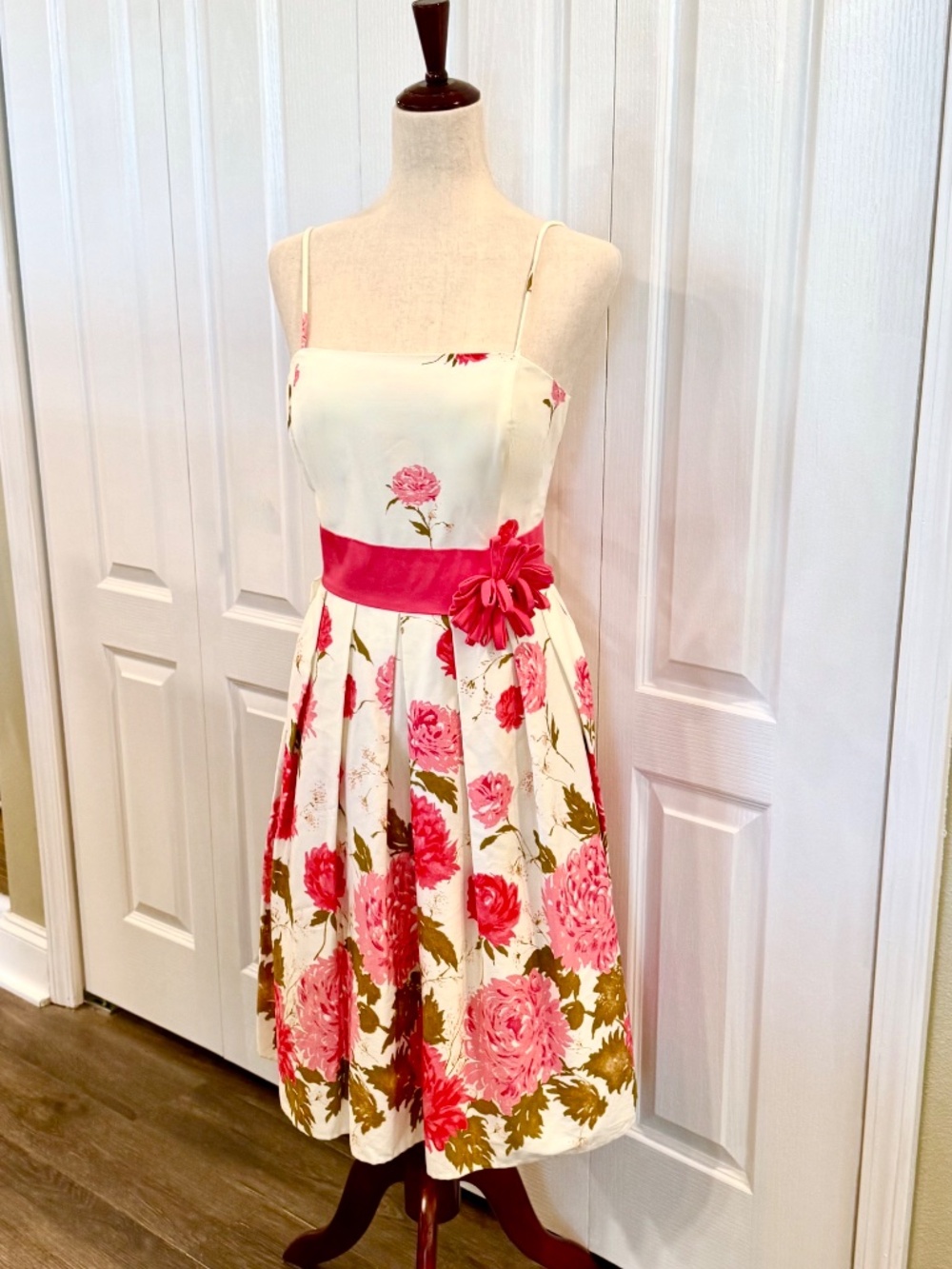Vintage Size 12 Midi Dress by J. Howard, Fit to Flare, Roses & Sash, Cotton